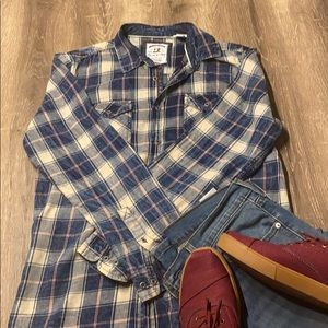 Men’s button down plaid shirt